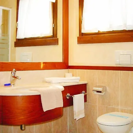 Apartment Le Corti Del Padenghe Padenghe sul Garda